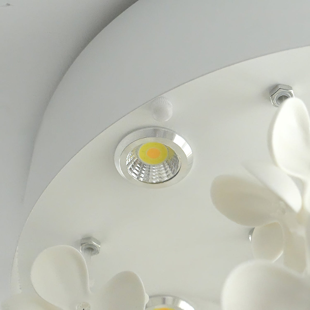 Petalisa Lustre