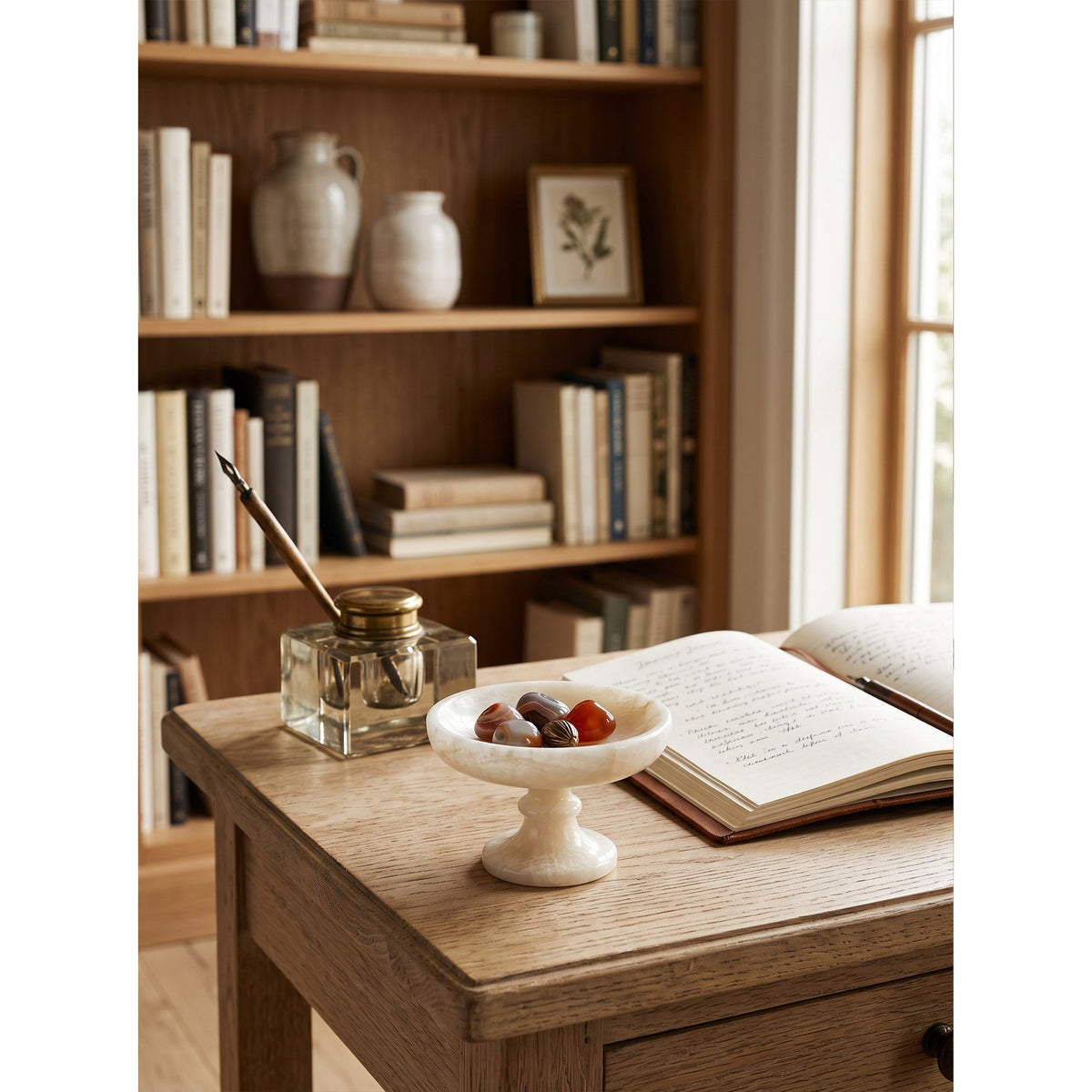Henswick Coupe Sur Piédouche En Onyx Blanc