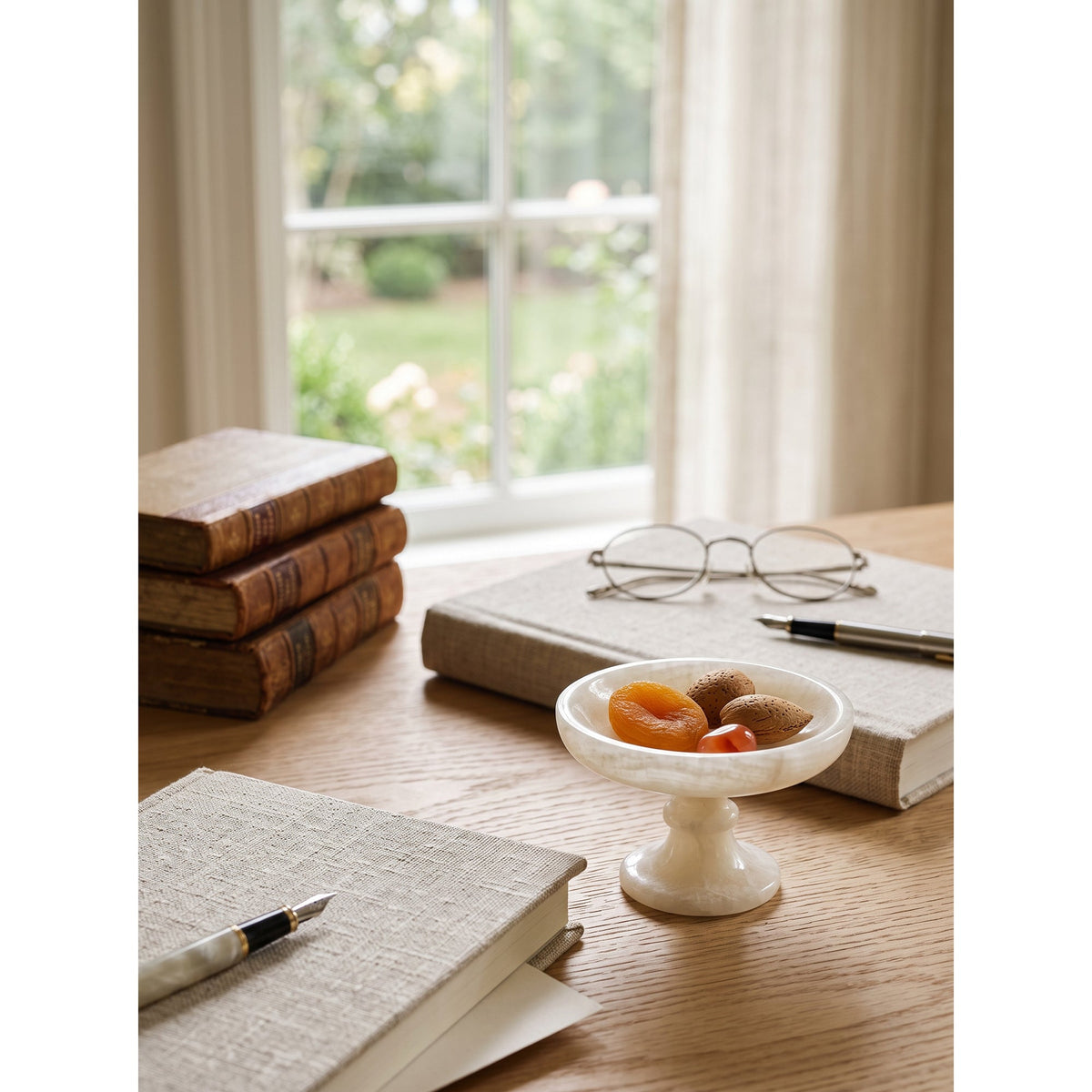 Henswick Coupe Sur Piédouche En Onyx Blanc