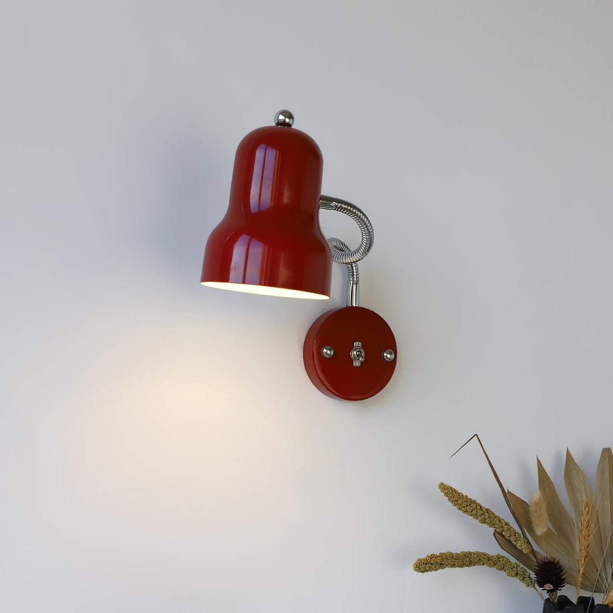 Feylo Red Wall Lamp-Neutral Decor