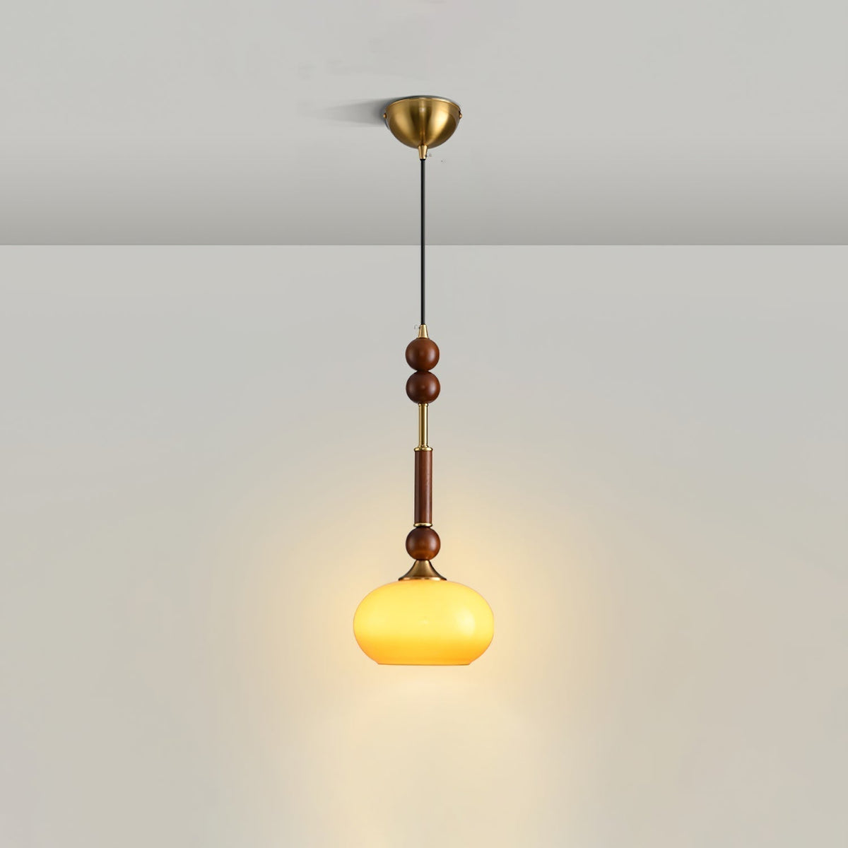AmberGlow Suspension en Bois Vintage