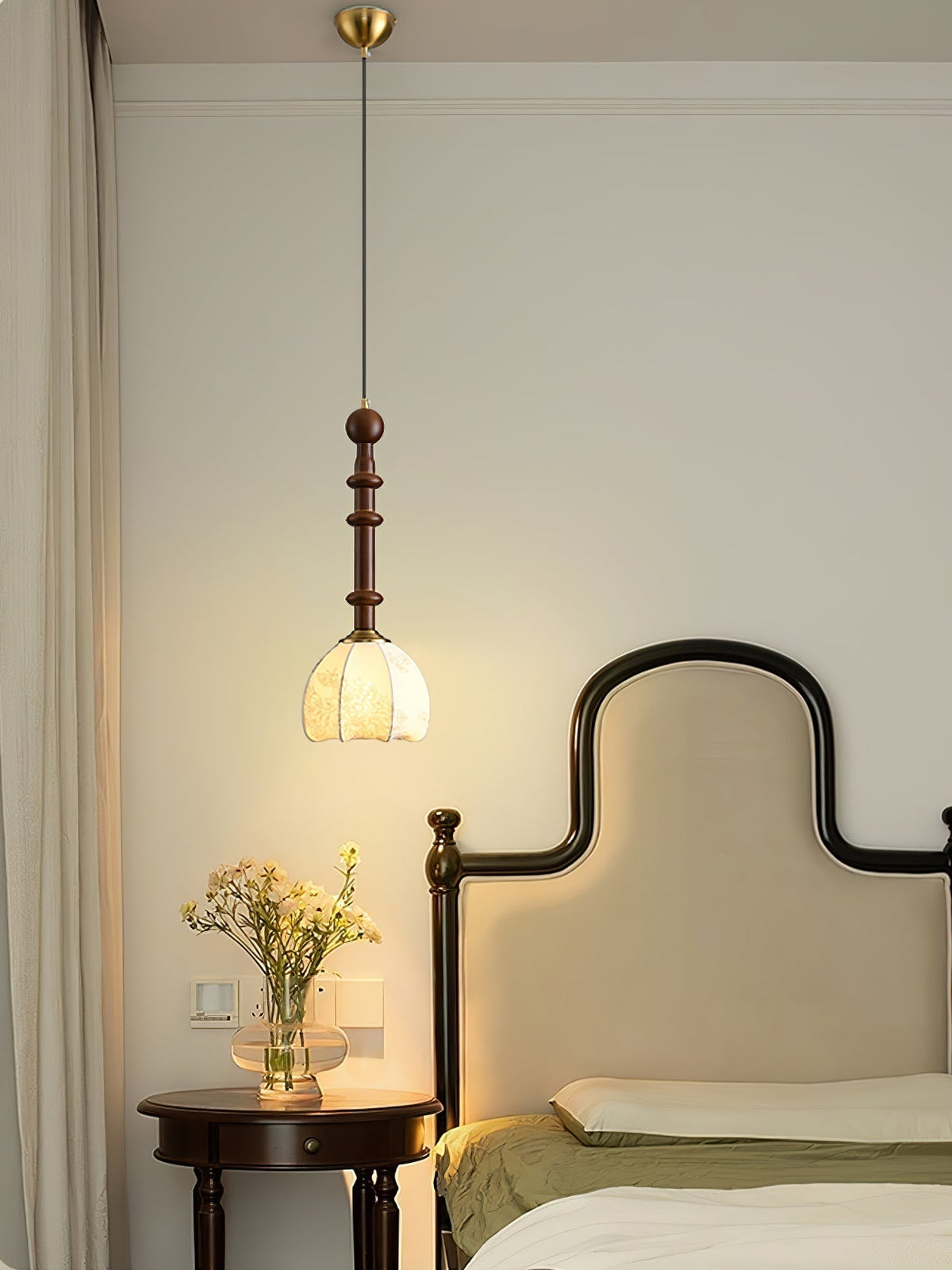 AmberGlow Suspension en Bois Vintage