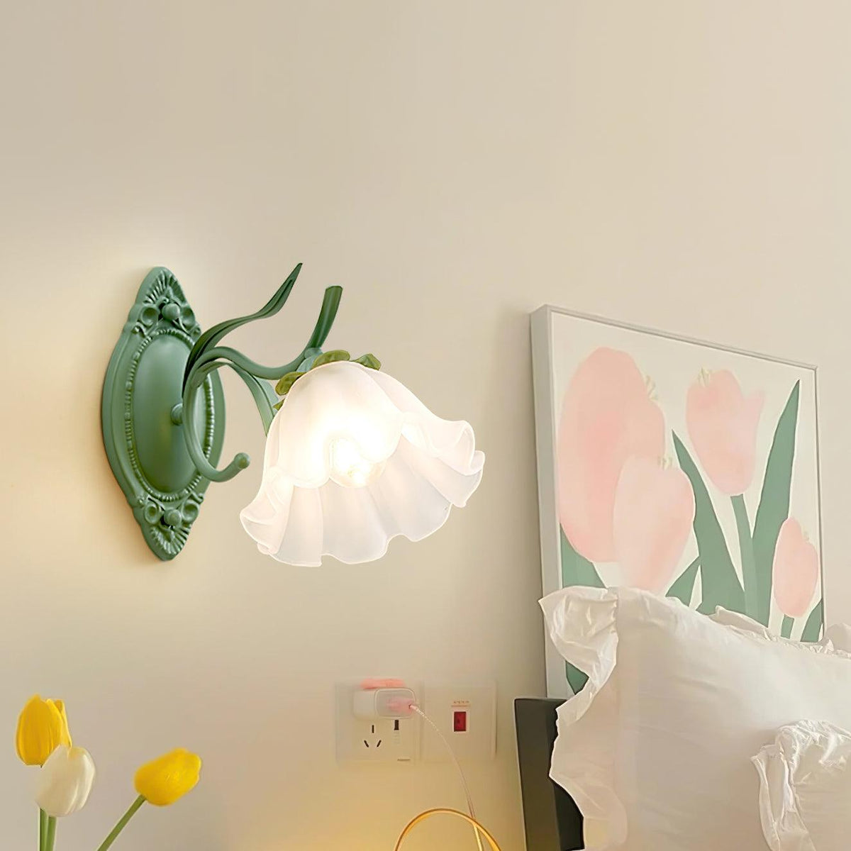 Wall Lamp Vintage Floral Glass Shade for Bedroom and Living Room-Neutral Decor