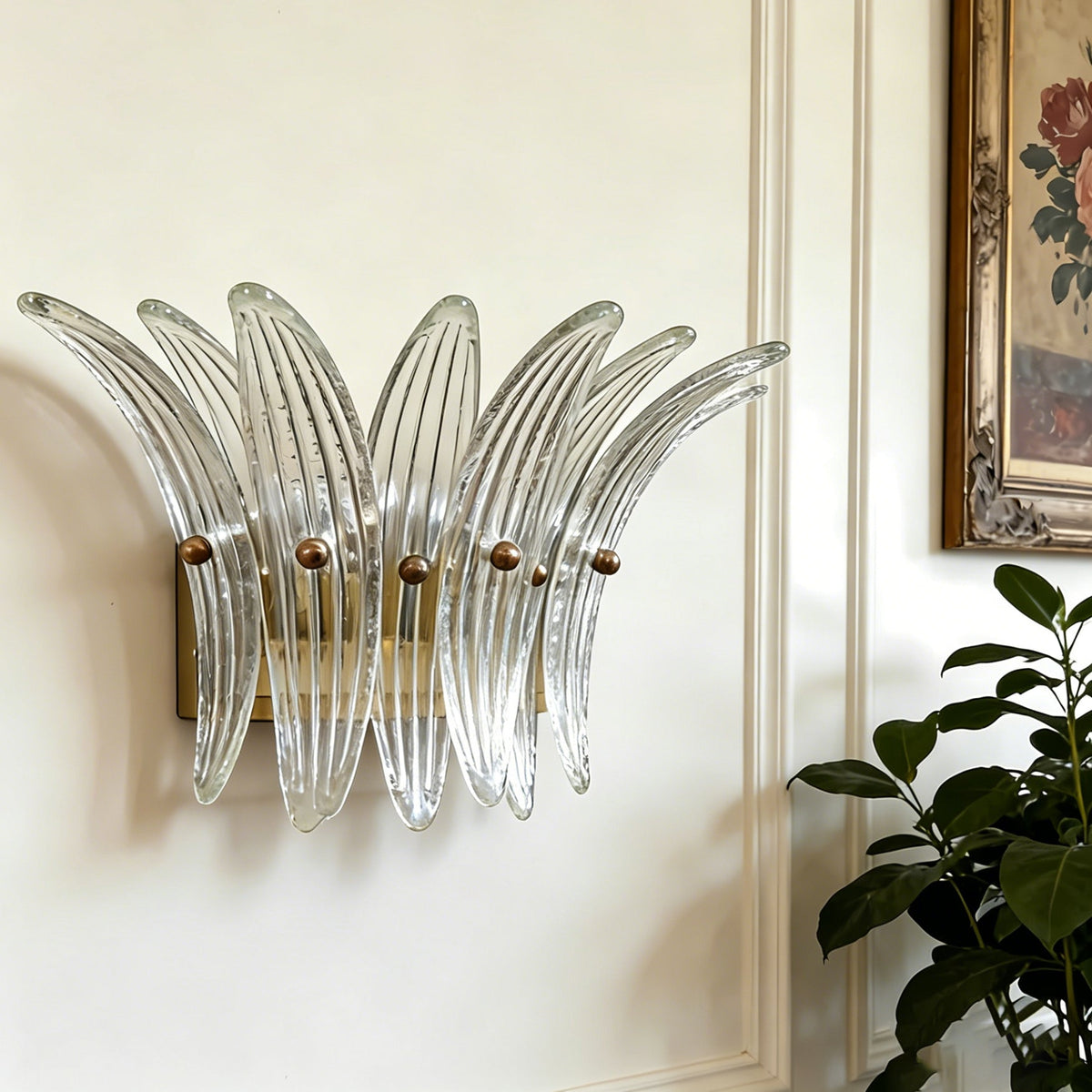 Side profile of the Smeralda Wall Sconce.