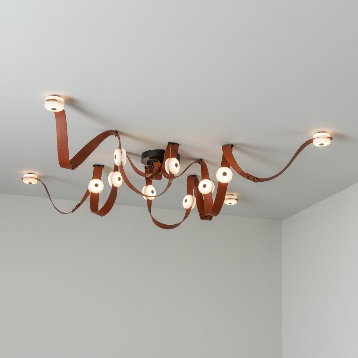 Elraearis Moderne Minimaliste LED Cuir Albâtre Lustre