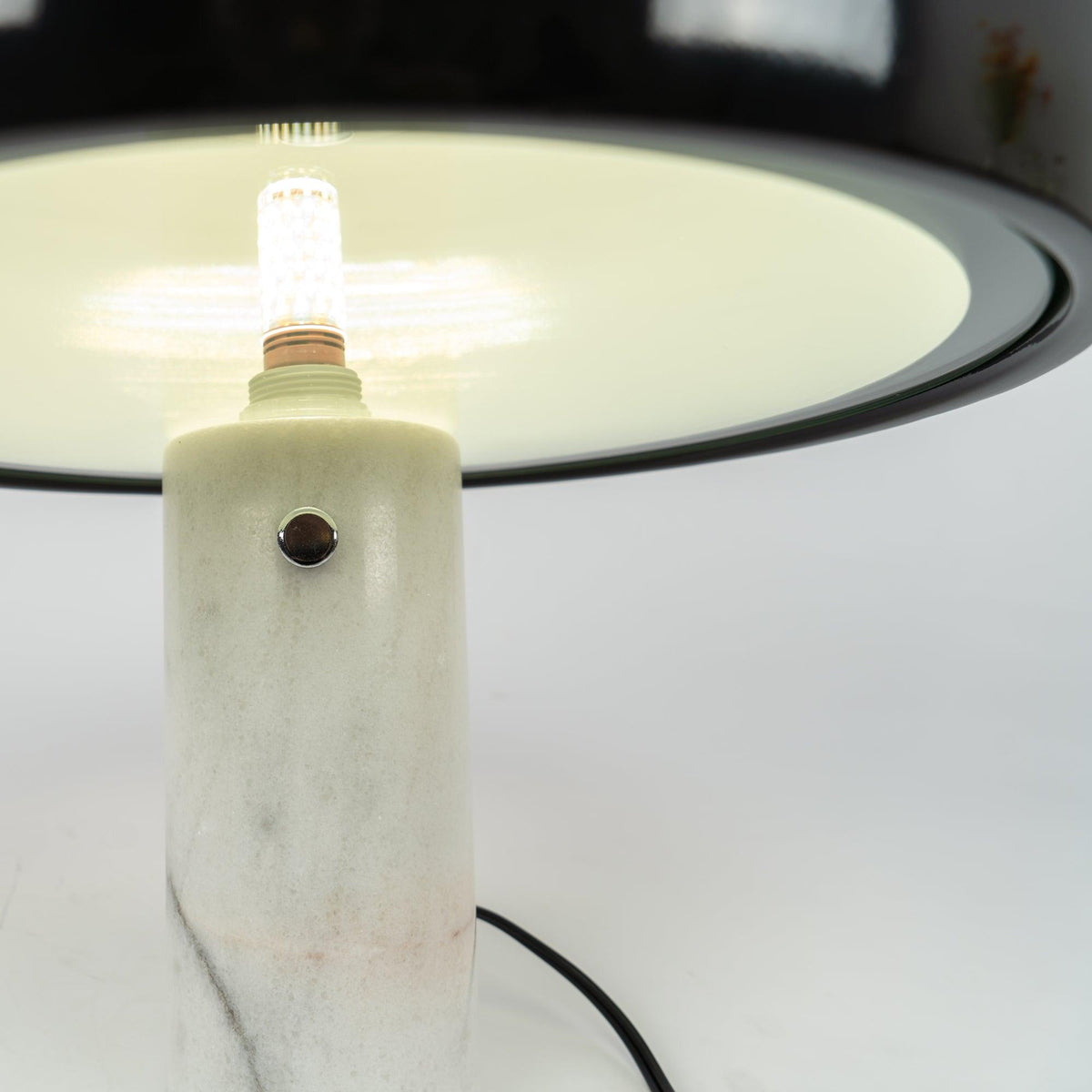 Nucleus Lampe de Table en Marbre
