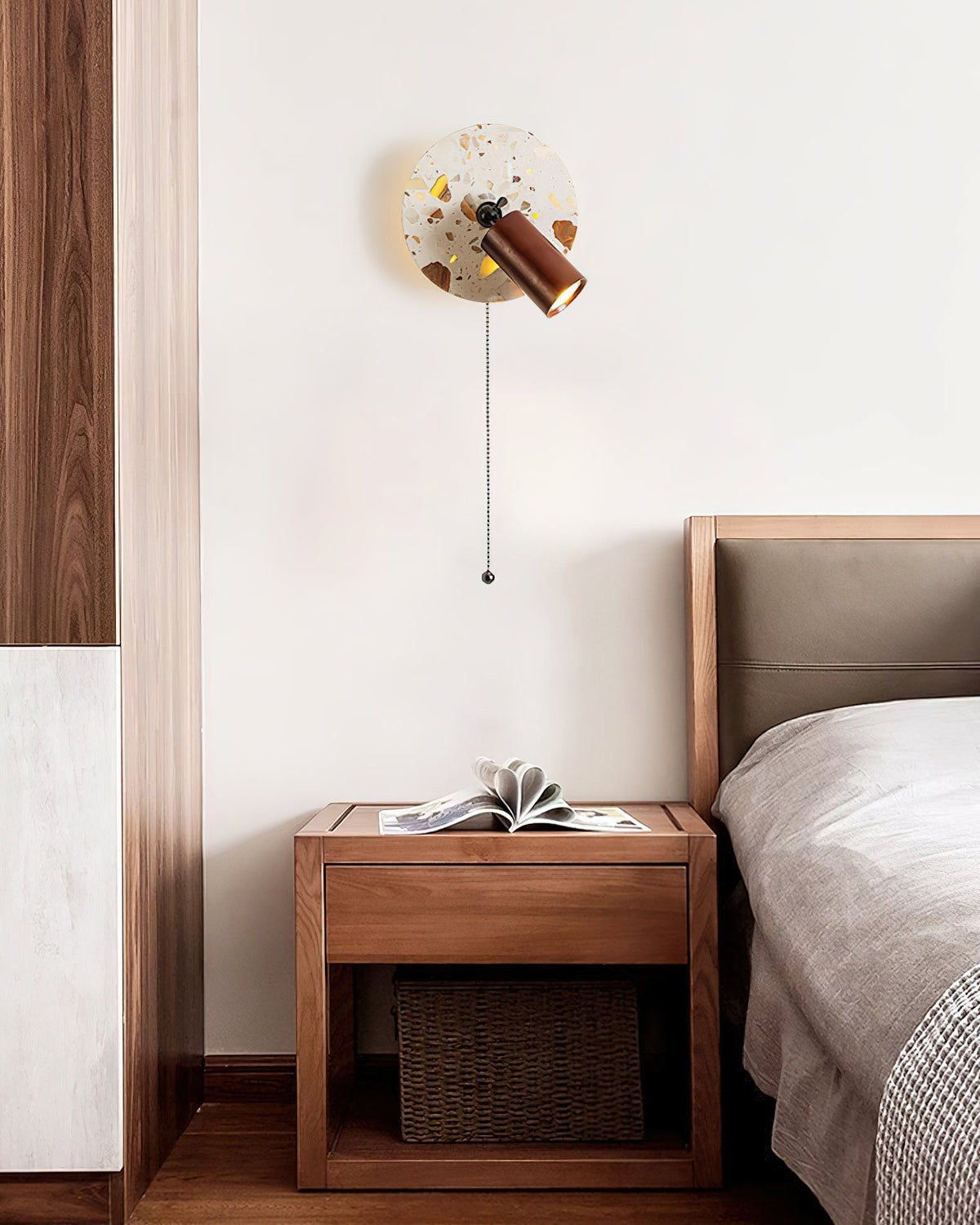 Swizzle Wall Lamp with its zipper switch clearly visible.