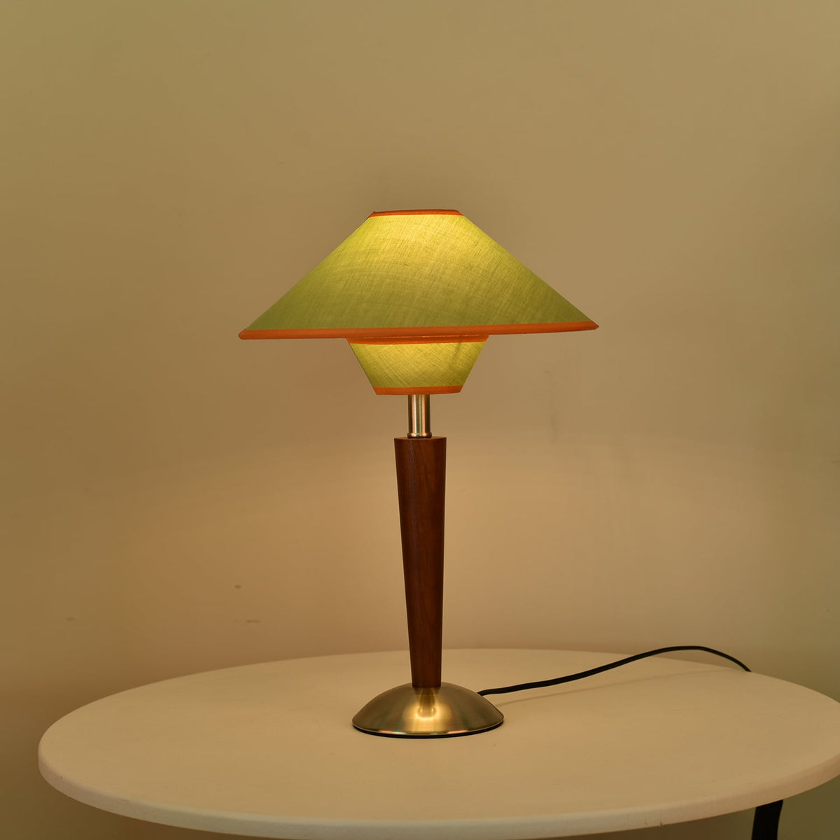 Roka Lampe de Table Talonwood