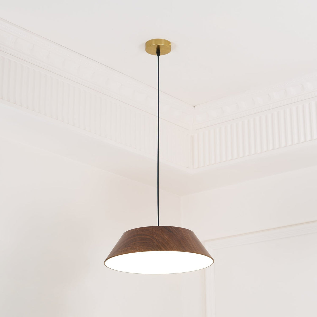 Novain Wood Grain Pendant Light-Neutral Decor