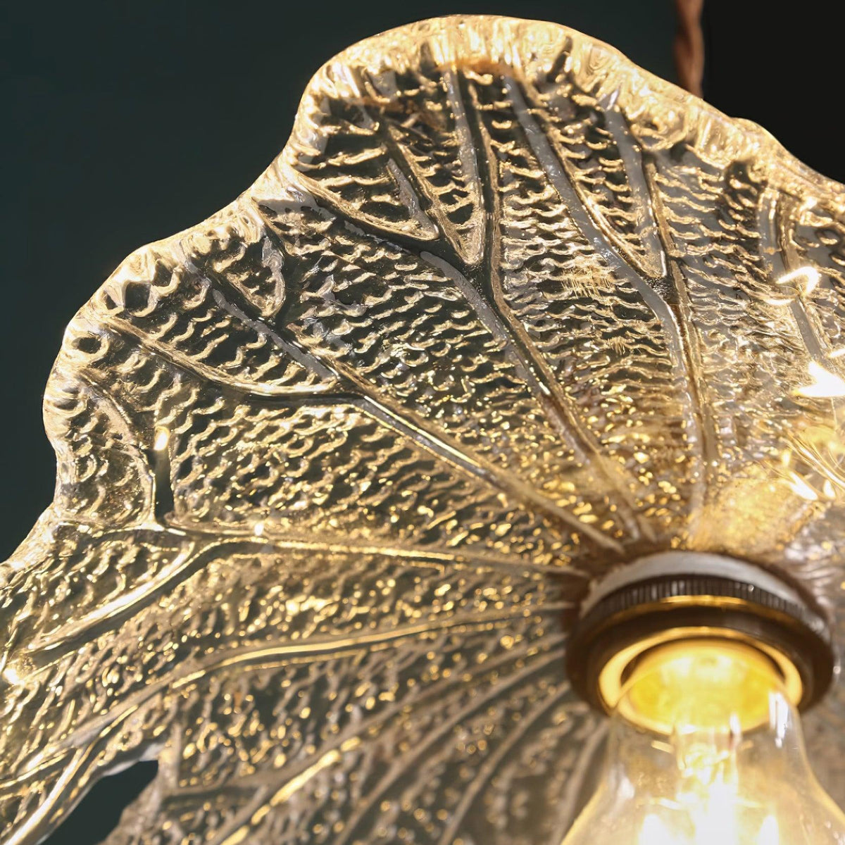 Pendant Lamp Tiffany-Style Glass Floral Shade Art-Neutral Decor