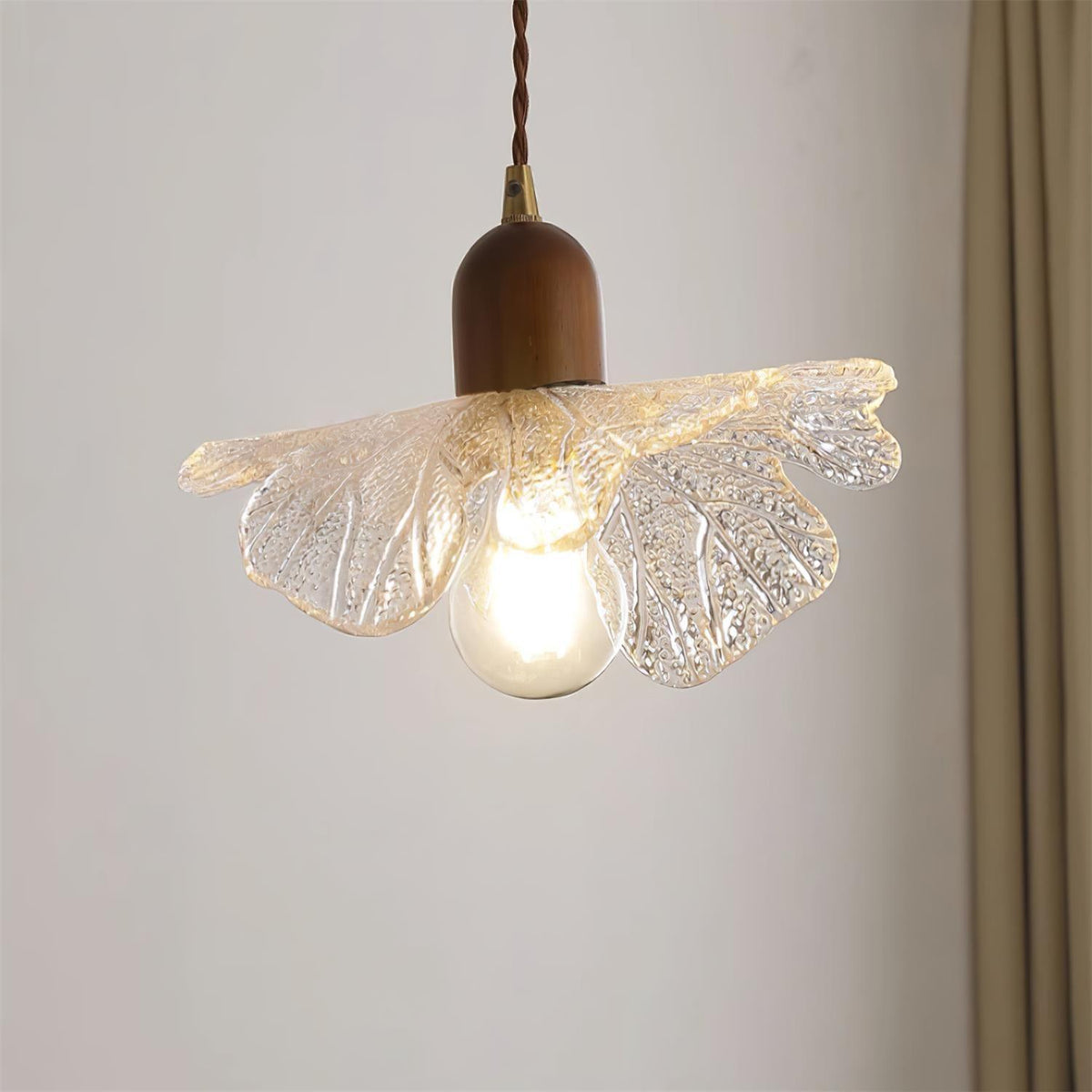 Pendant Lamp Tiffany-Style Glass Floral Shade Art-Neutral Decor