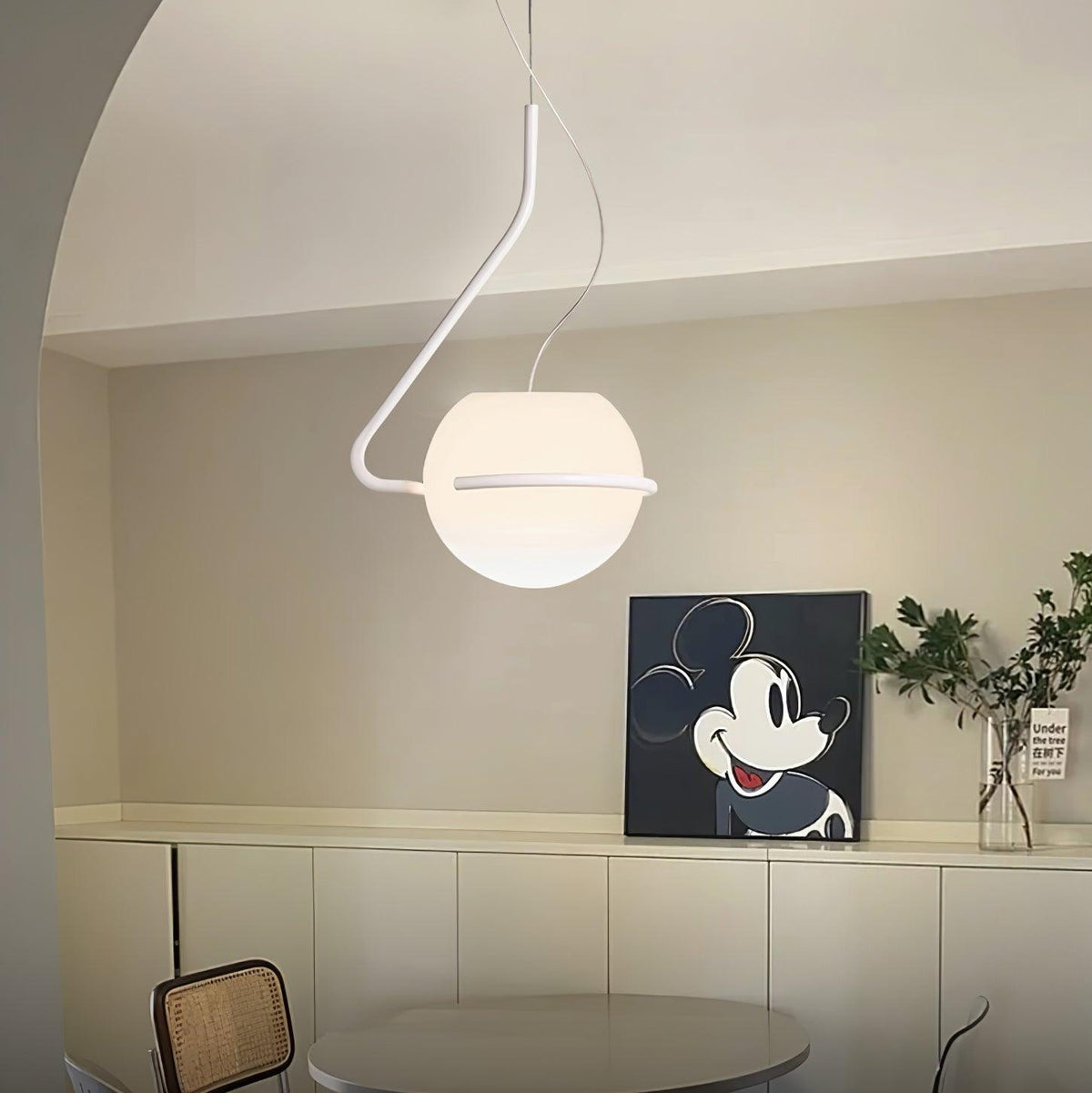 Circular Suspension Minimaliste