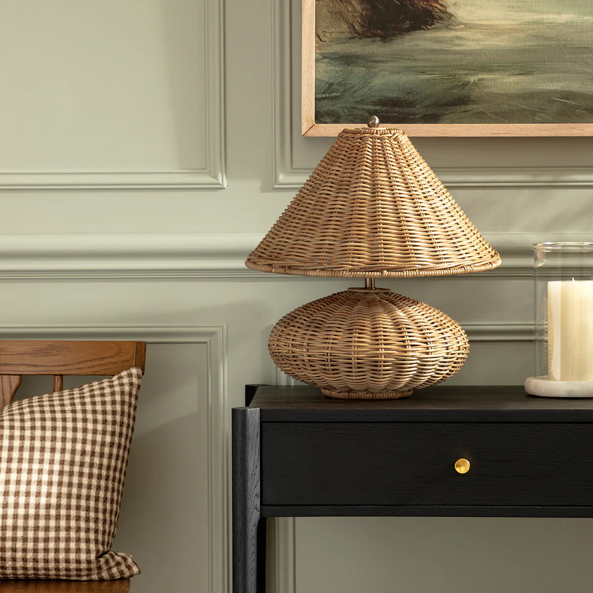 Model A of the Bobine Table Lamp, highlighting its wider proportions.