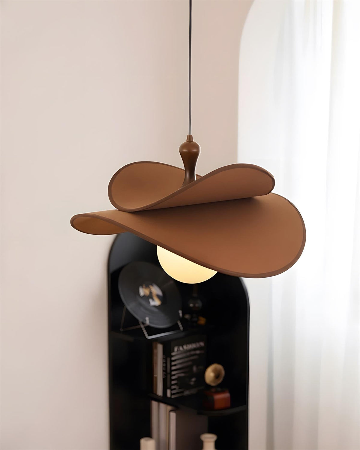 Arlena Suspension