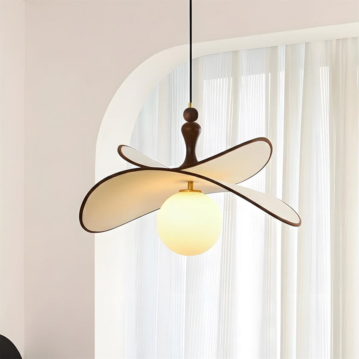 Arlena Suspension