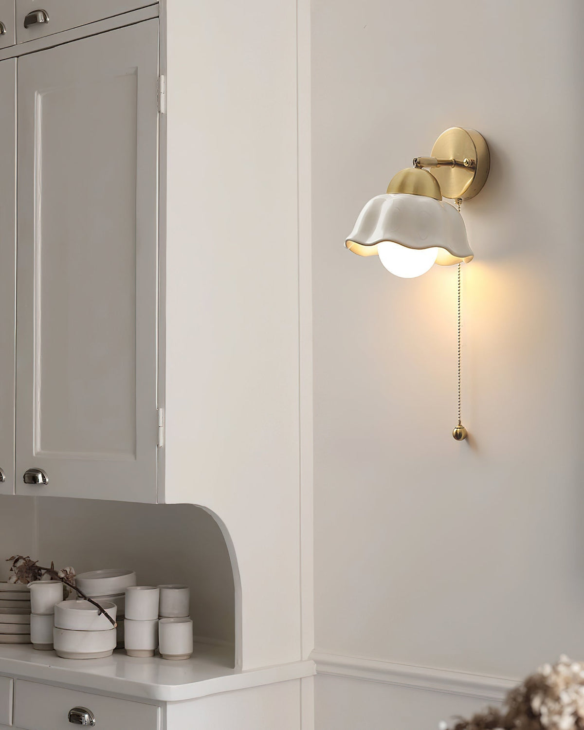 Wall Lamp Brass and Ceramic Wavy Shade Globe Accent Retro Artistic-Neutral Decor