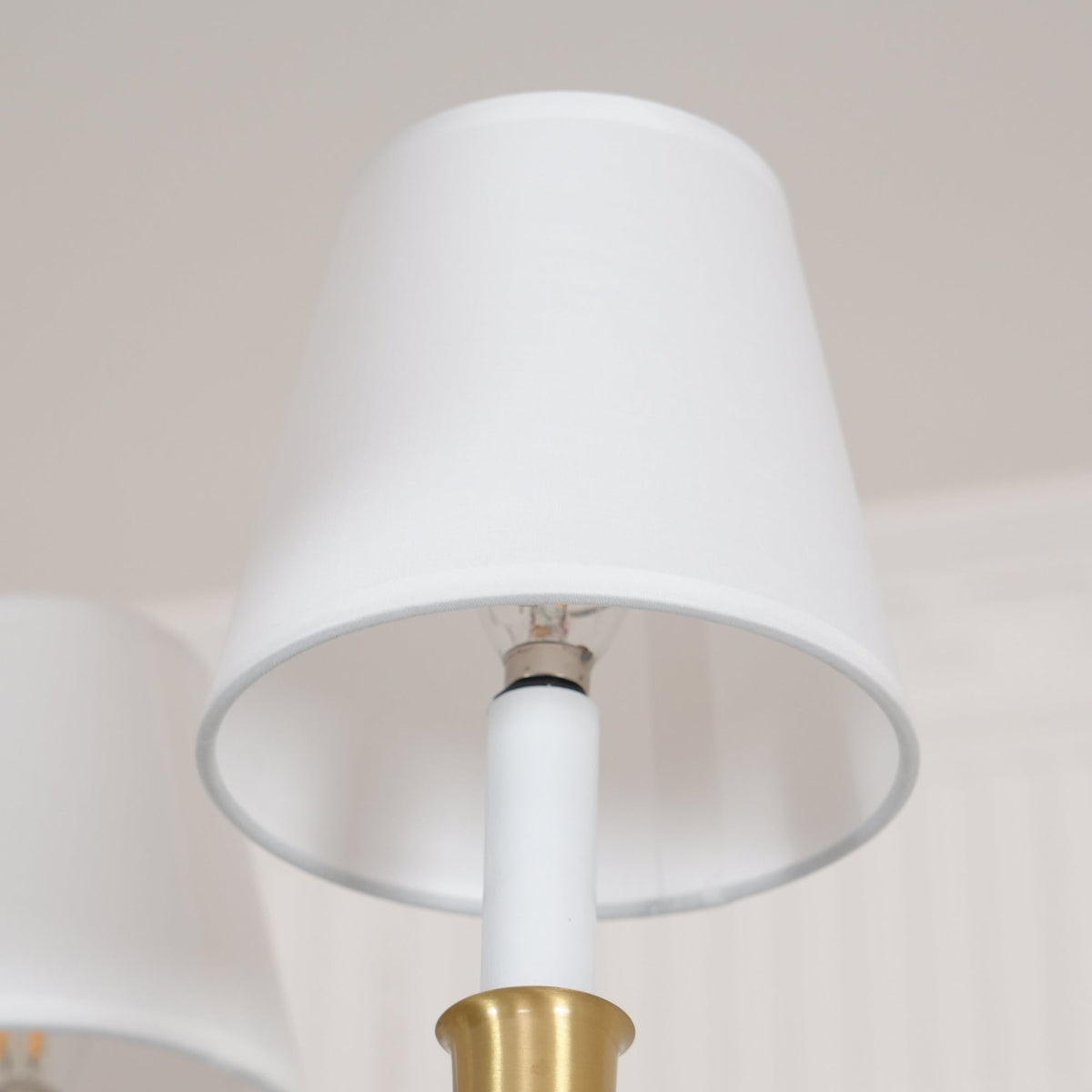 Talia Lustre de Luxe en Laiton et Tissu