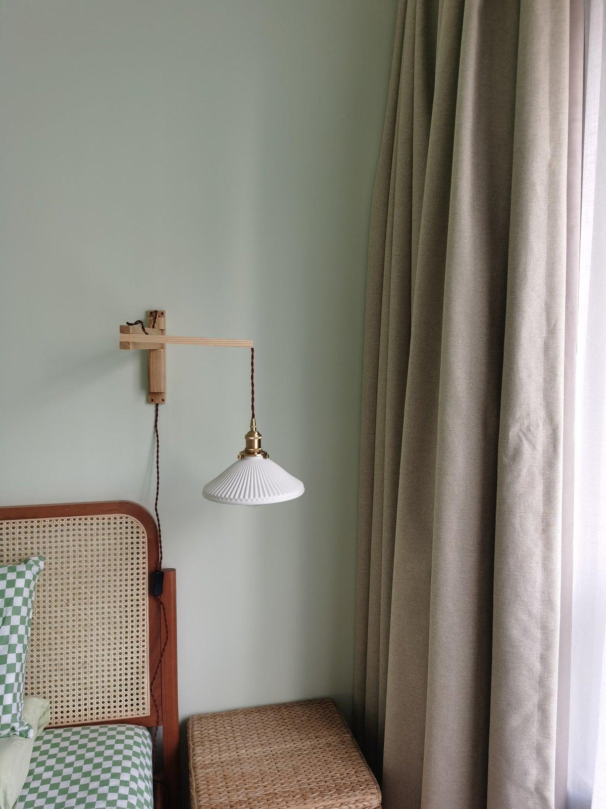 Kirine Applique Murale Télescopique en Noyer Céramique Et Bois Style Nordique