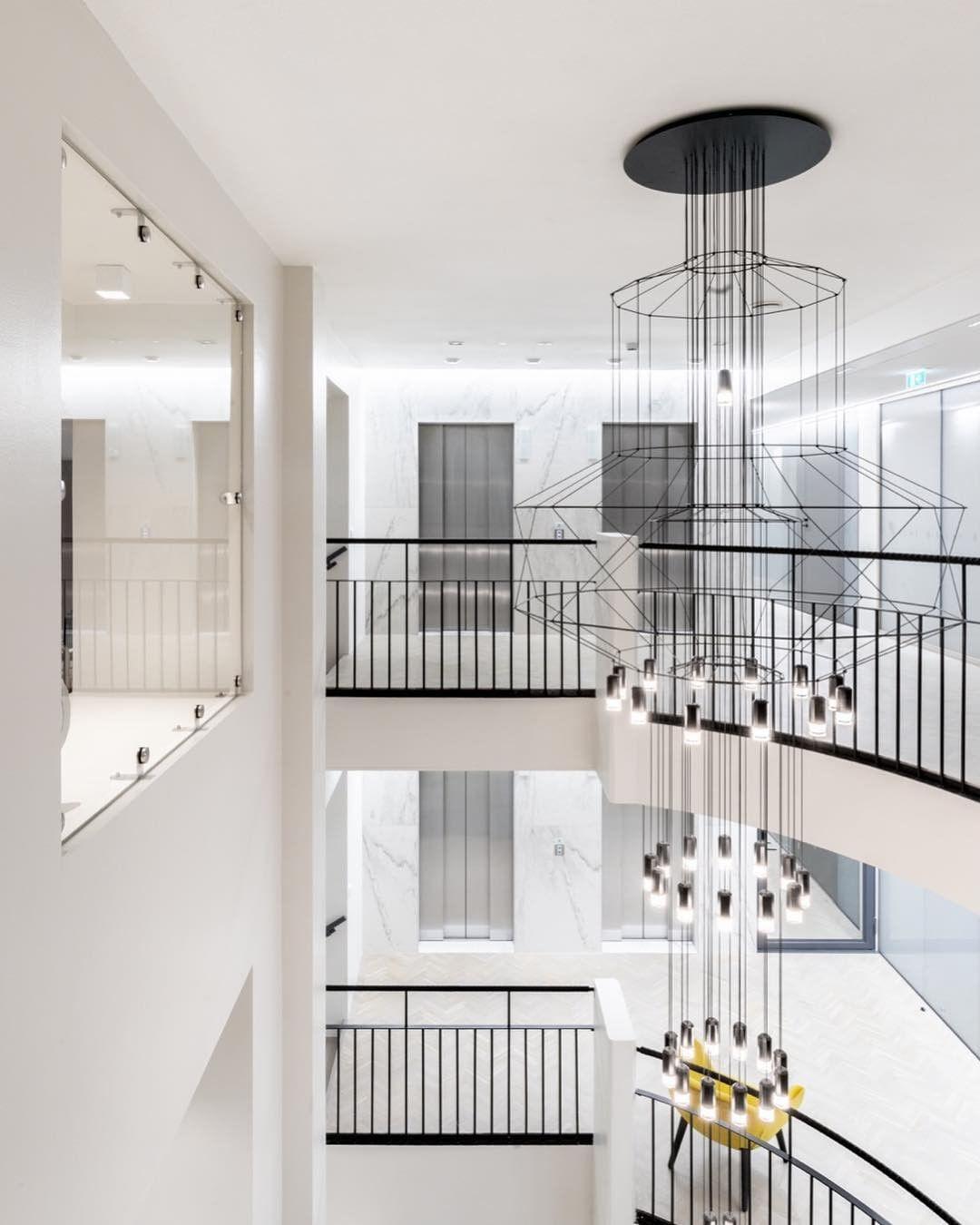 Soloris Lustre Lignes Noir Structure Métallique LED