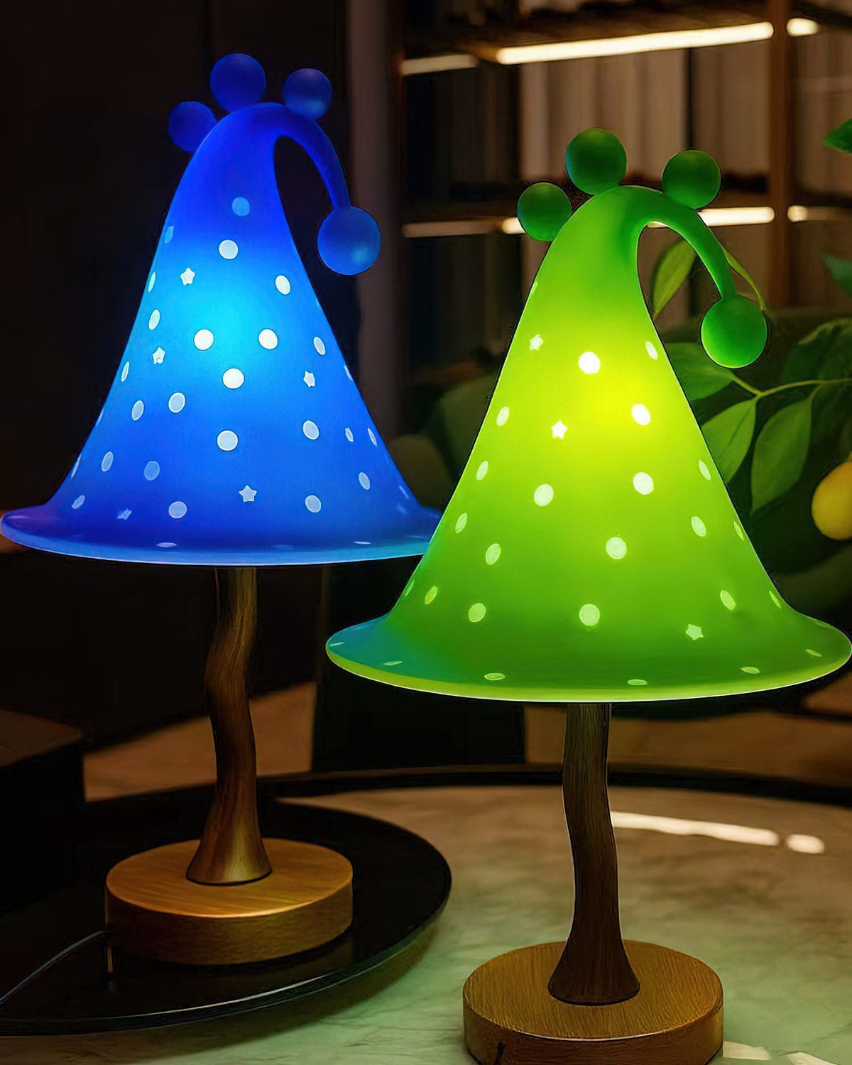 Dimension diagram of the Wizard Hat Table Lamp: Dia 28 cm x H 45 cm.