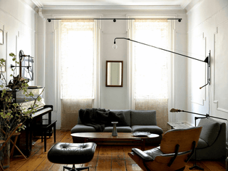 Black Long Arm Wall Lamp-Neutral Decor