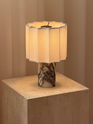 Serenity Lampe de Table en Tissu Plissé Et Marbre