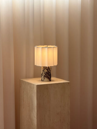 Serenity Lampe de Table en Tissu Plissé Et Marbre