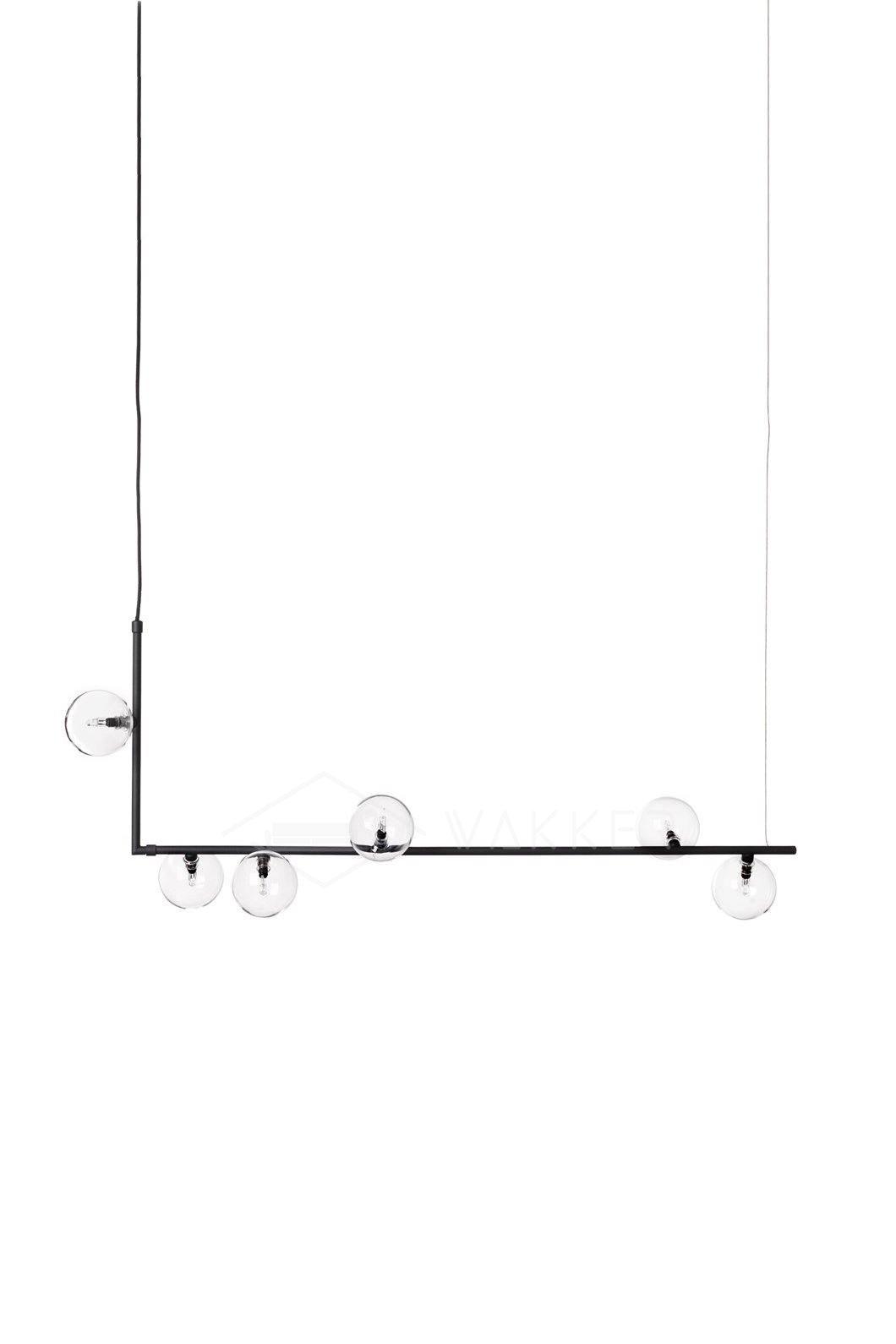 Finnise Lustre en Verre avec Structure en Acier Noir Linéaire
