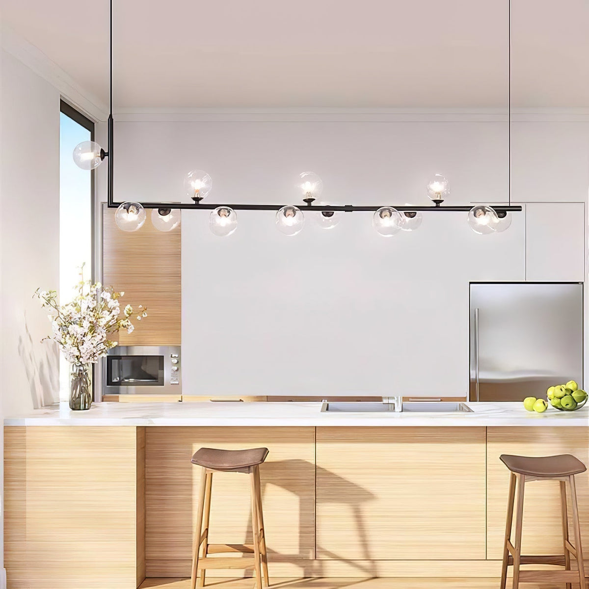 Finnise Lustre en Verre avec Structure en Acier Noir Linéaire