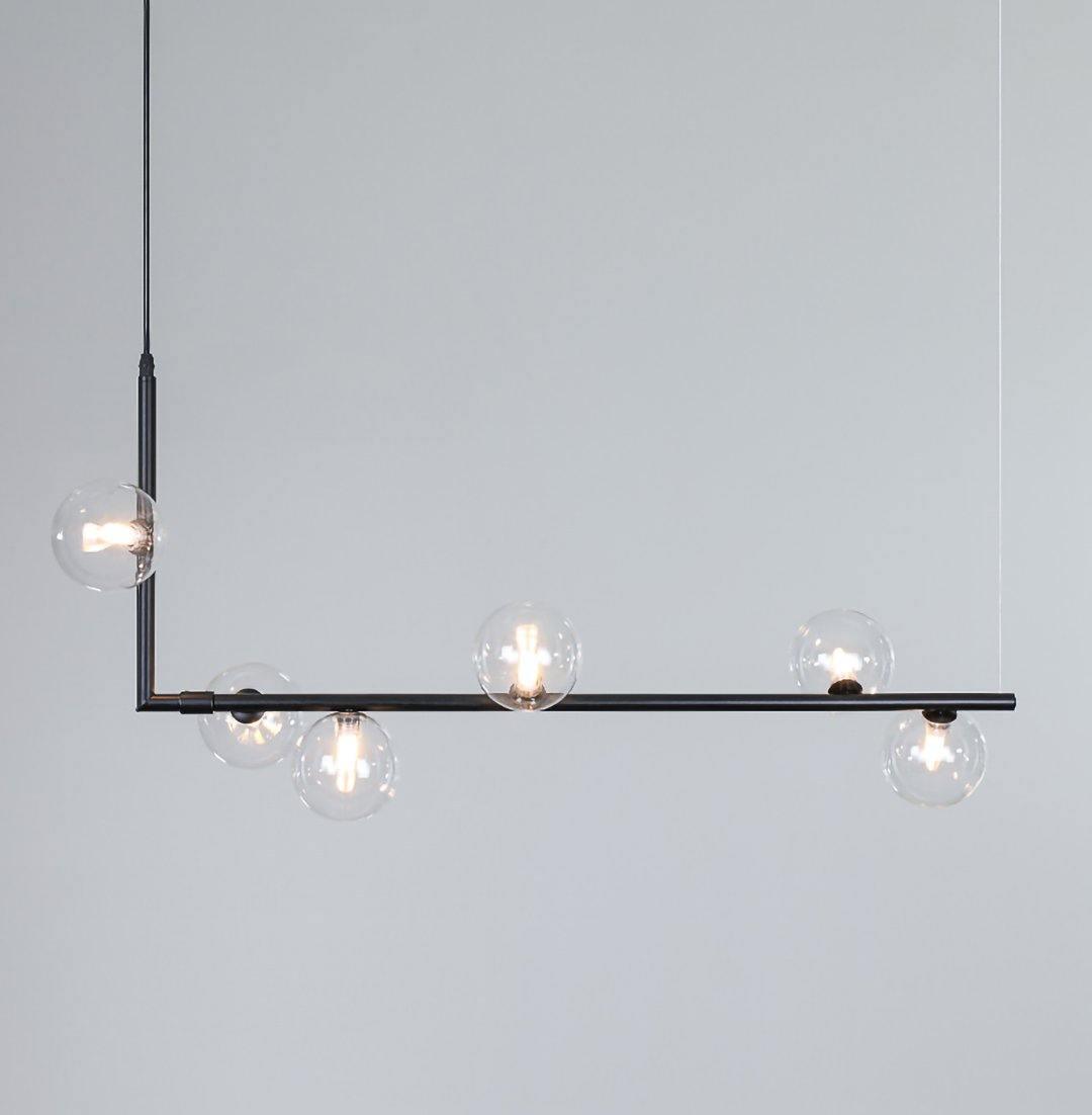 Finnise Lustre en Verre avec Structure en Acier Noir Linéaire