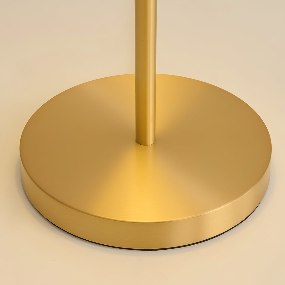 Alexander Lampe à Poser