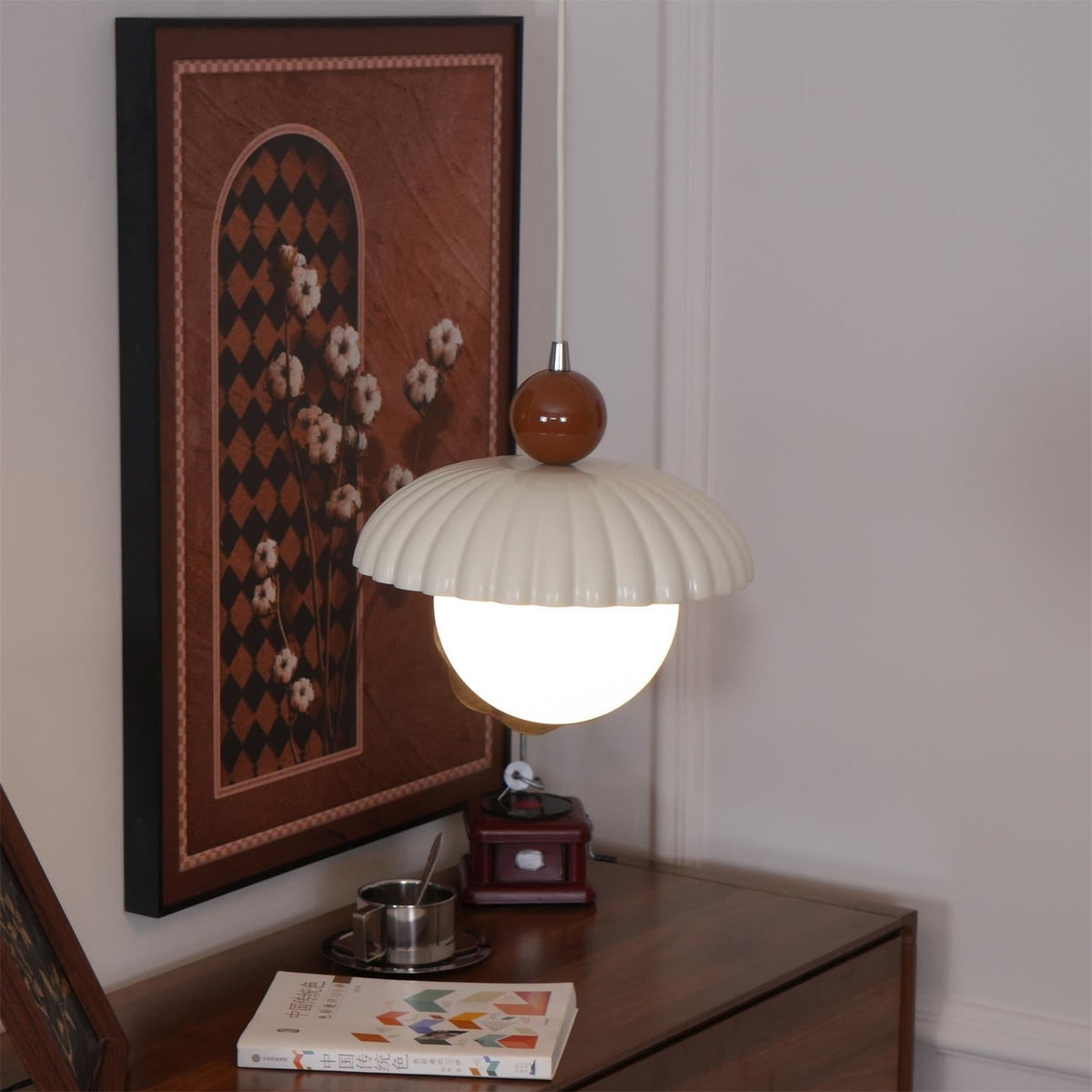 Alien Retro Charm Pendant Light-Neutral Decor