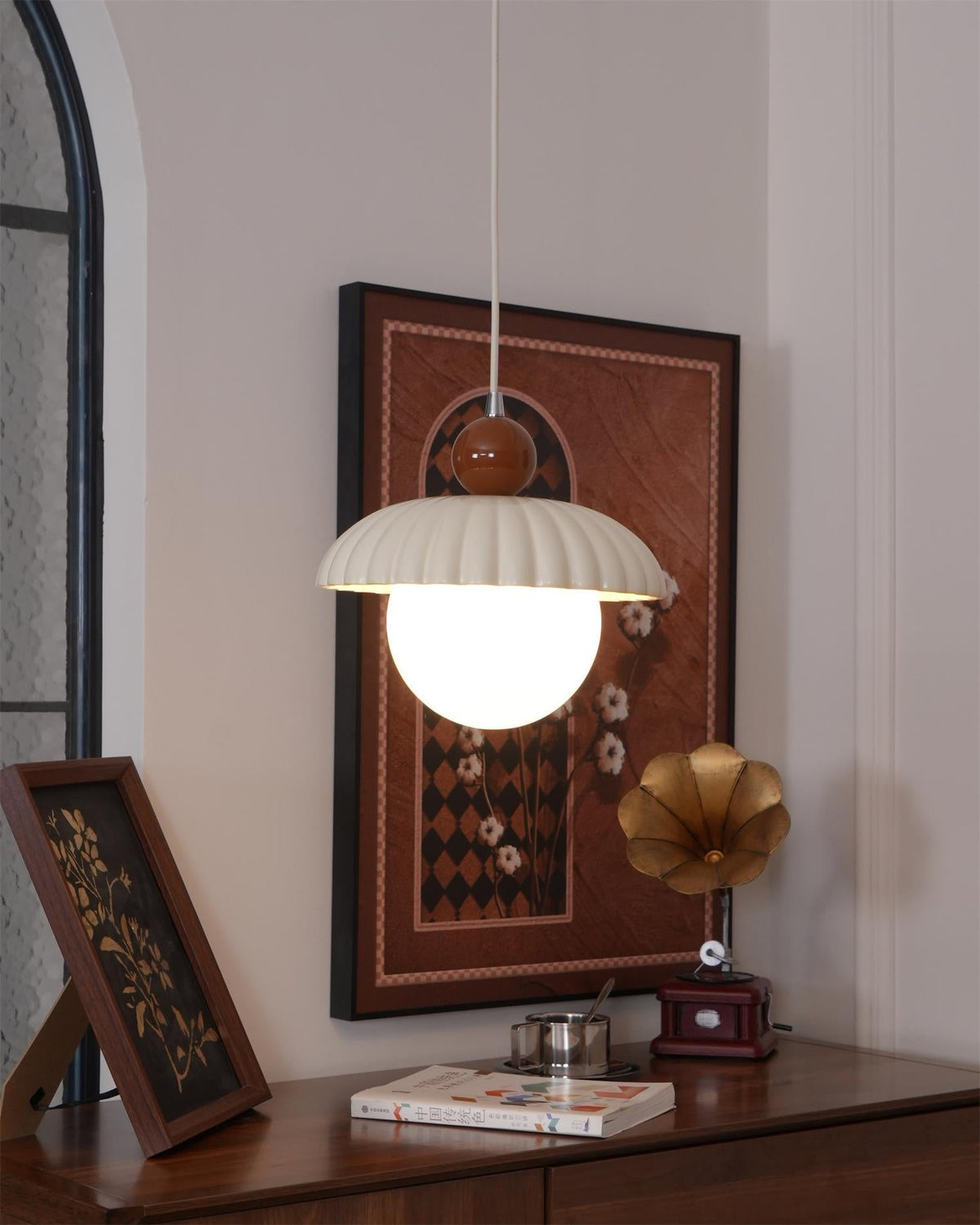 Alien Retro Charm Pendant Light-Neutral Decor