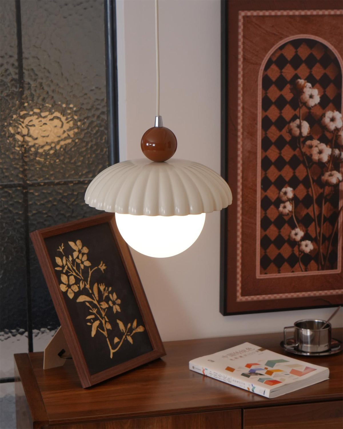 Alien Retro Charm Pendant Light-Neutral Decor