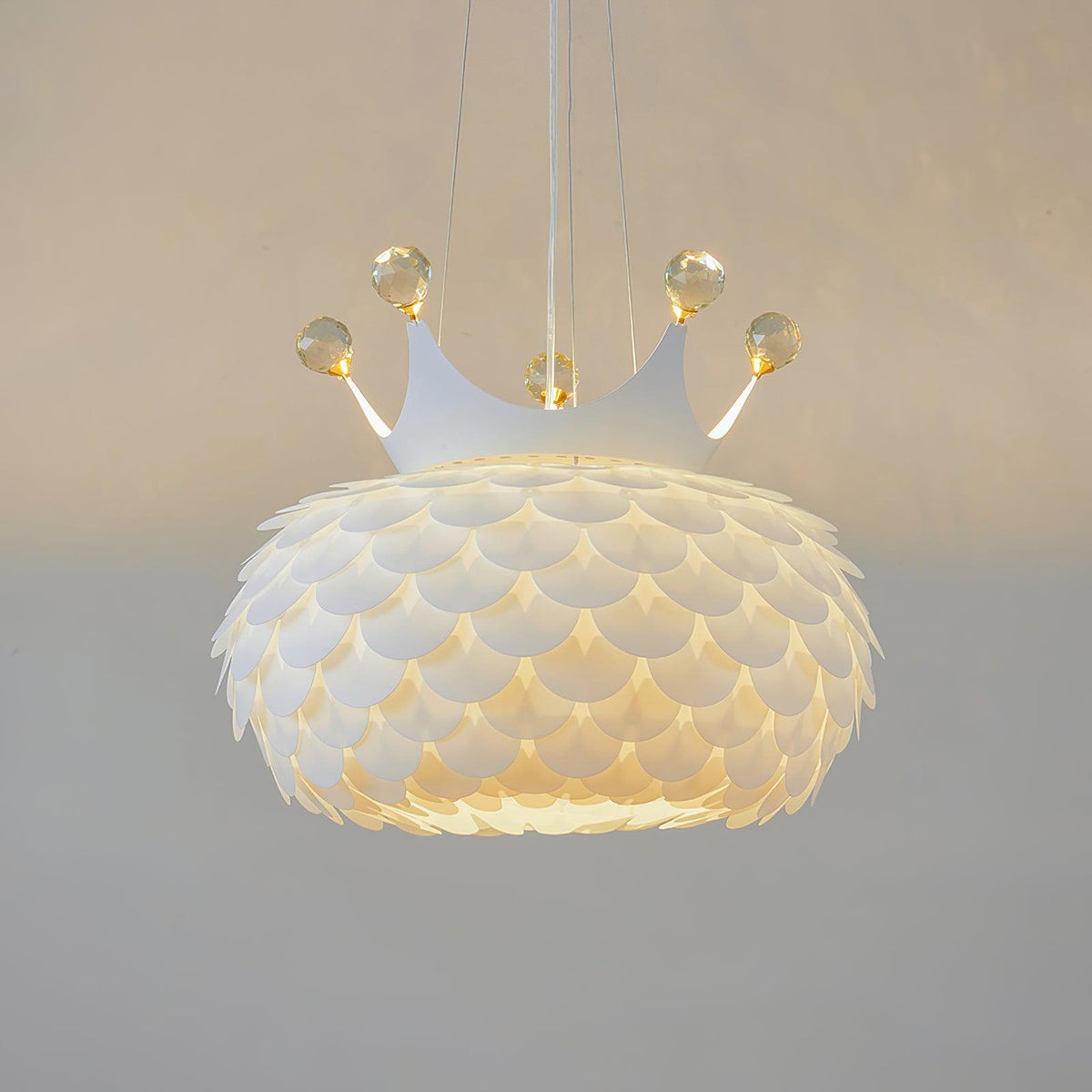 Pavelle Lampe suspendue en acrylique à couronne festonnée fantaisiste
