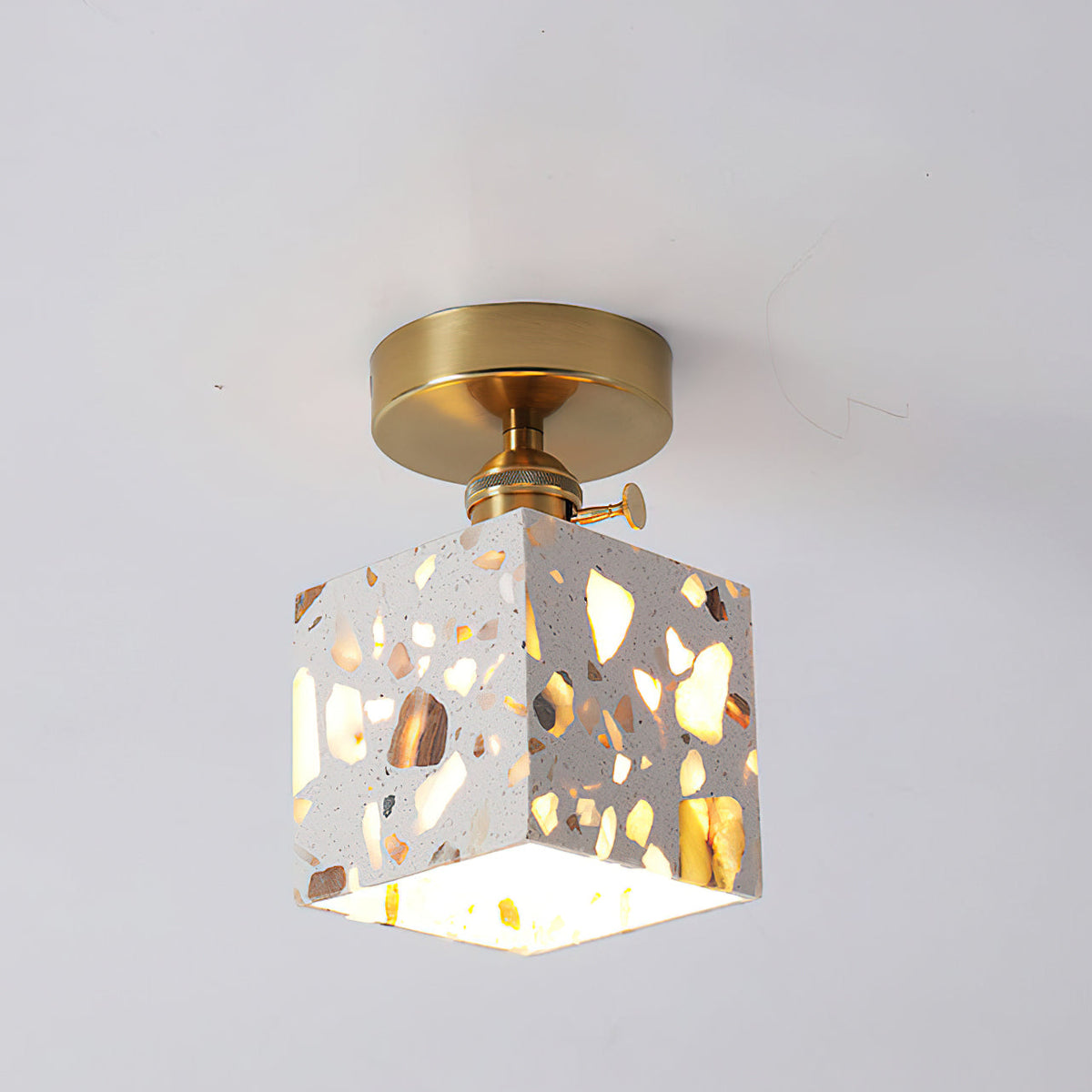 Size comparison of the Alvaro Ceiling Lamp models.