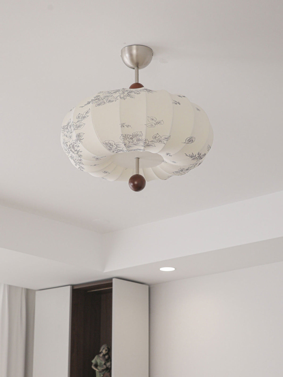 Lumeenne Suspension