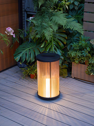 Niri Lampadaire Acrylique Minimaliste en Acier