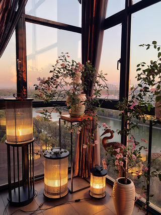 Lantern Garden Outdoor Light-Neutral Decor