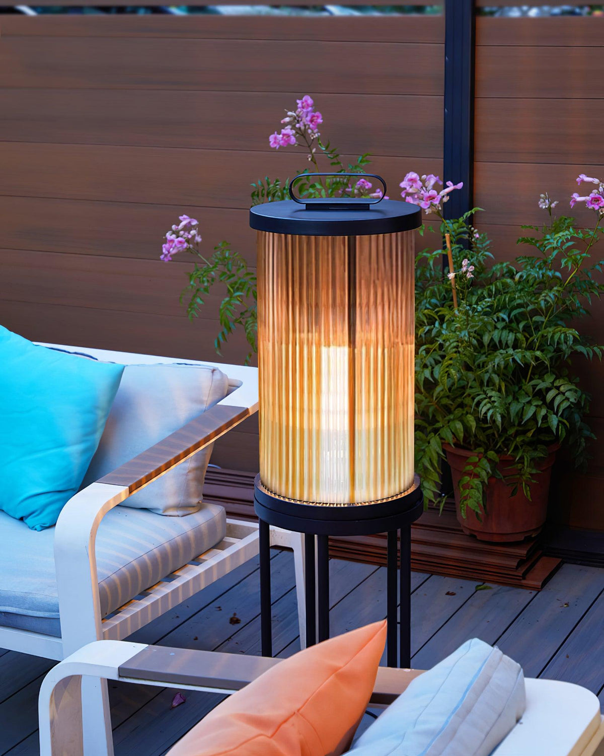 Niri Lampadaire Acrylique Minimaliste en Acier