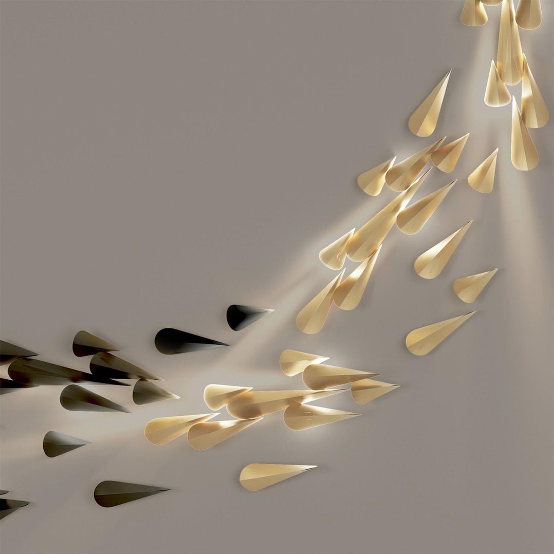 Avynis Abstract Applique Murale en Laiton