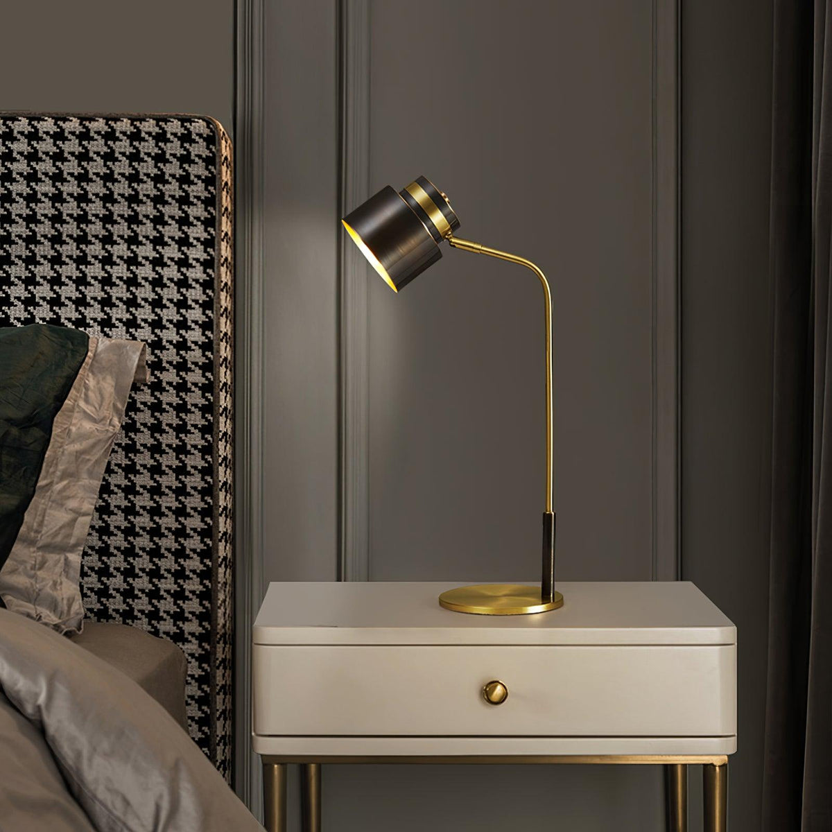 Zorase Lampe de Table en Laiton Industriel