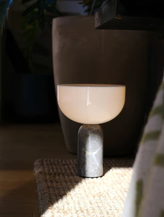 Vicky Lampe de Table Minimaliste en Marbre