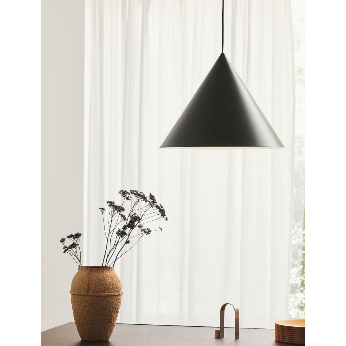Caeluvyu Moderne Minimaliste Sombre Métal Suspension