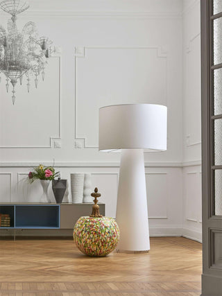 Viraalella Lampadaire