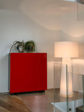 Viraalella Lampadaire