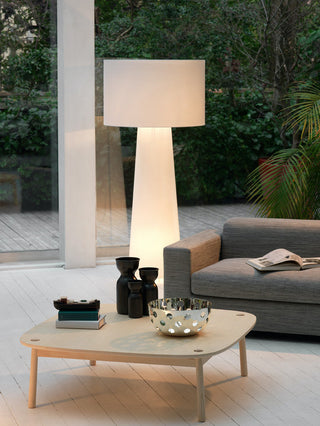 Viraalella Lampadaire