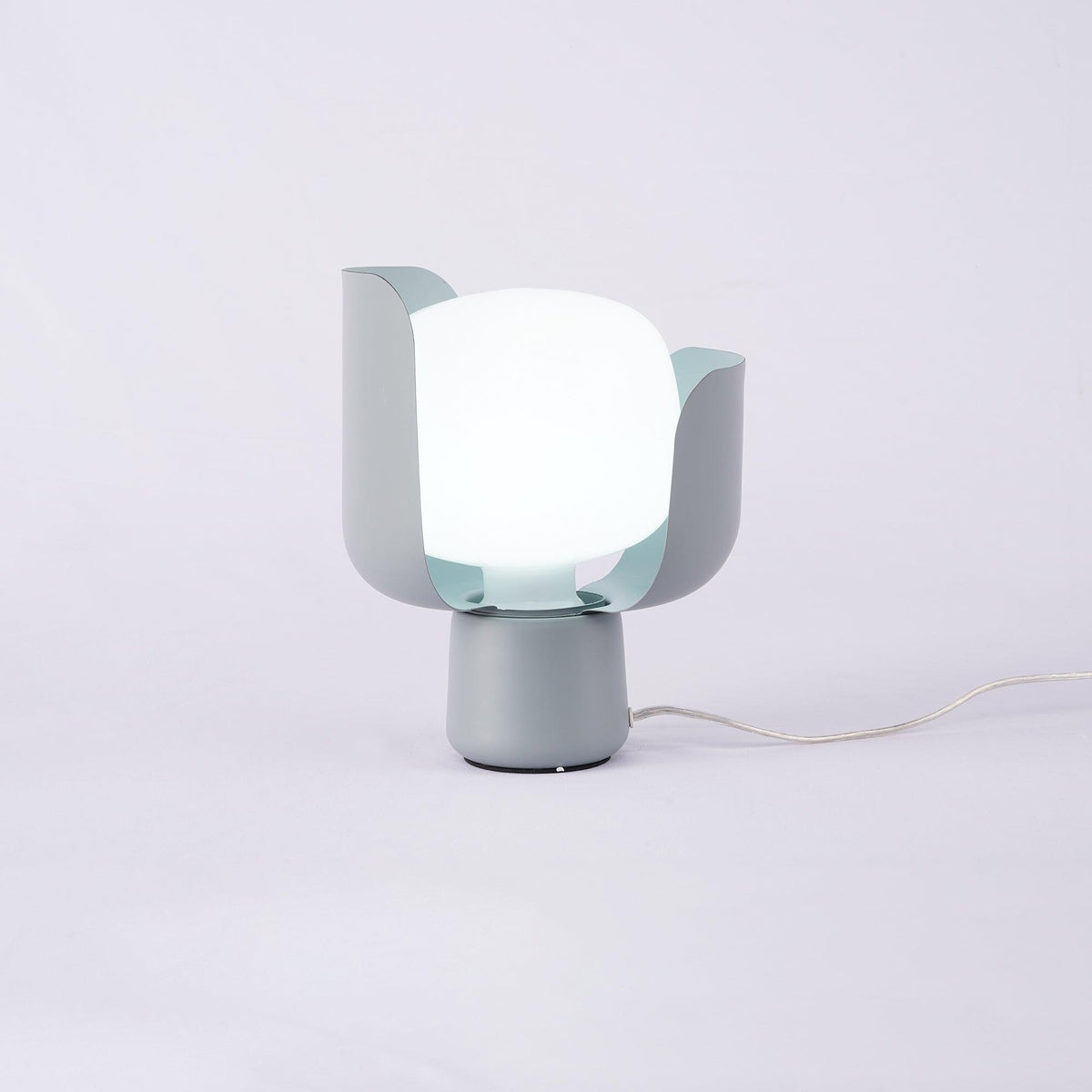 Zuri Lampe de Table Minimaliste en Plastique