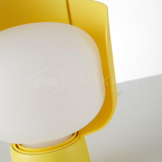 Zuri Lampe de Table Minimaliste en Plastique