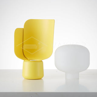 Zuri Lampe de Table Minimaliste en Plastique